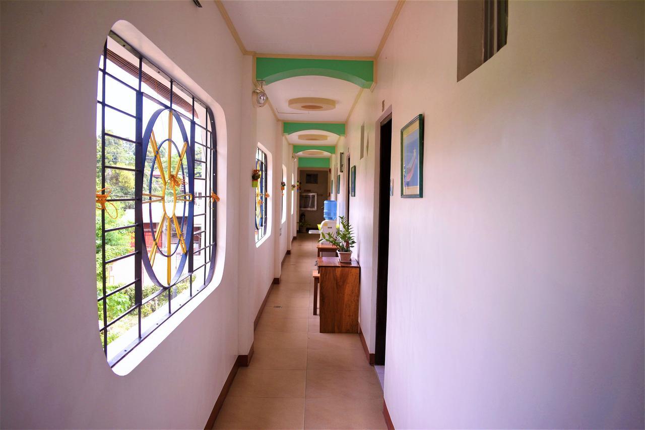 โอโย 554 แดดส์ เบย์วิว เพนชั่น Bed & Breakfast Puerto Princesa ภายนอก รูปภาพ